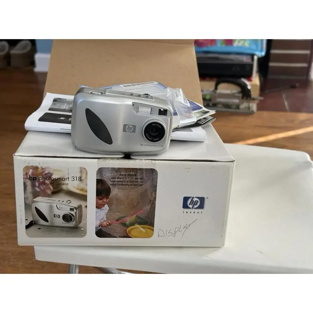 Hp Photosmart 318 Digital Camera Compact Point & Shoot Vintage In The Box